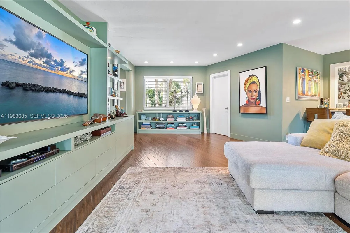 11377 W Biscayne Canal Rd, Miami FL 33161