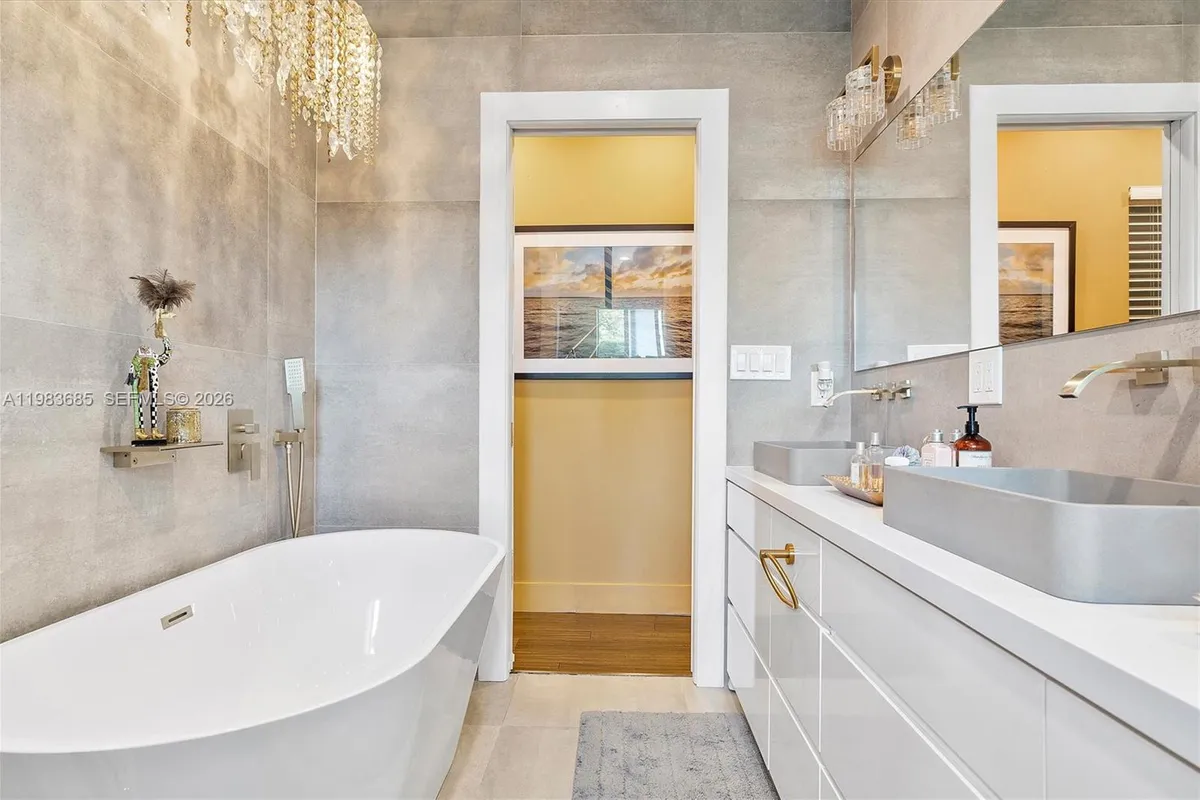 11377 W Biscayne Canal Rd, Miami FL 33161