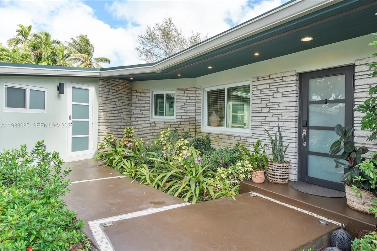 11377 W Biscayne Canal Rd, Miami FL 33161