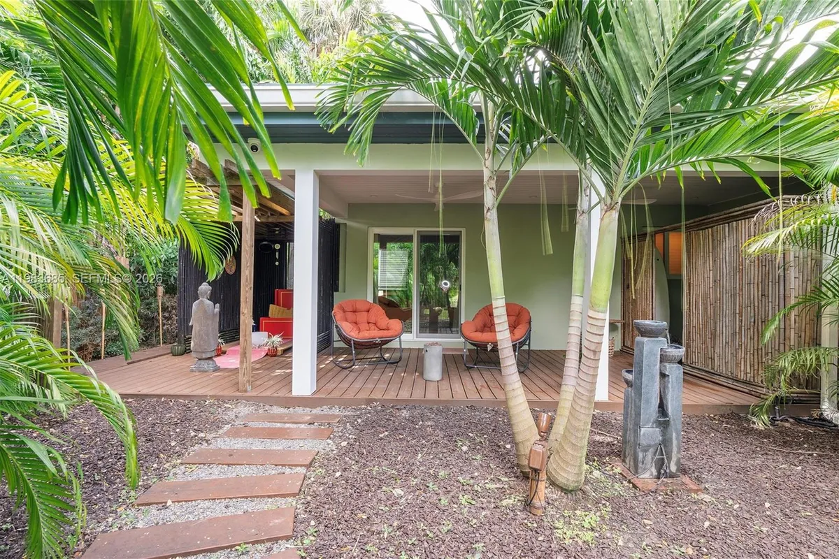 11377 W Biscayne Canal Rd, Miami FL 33161