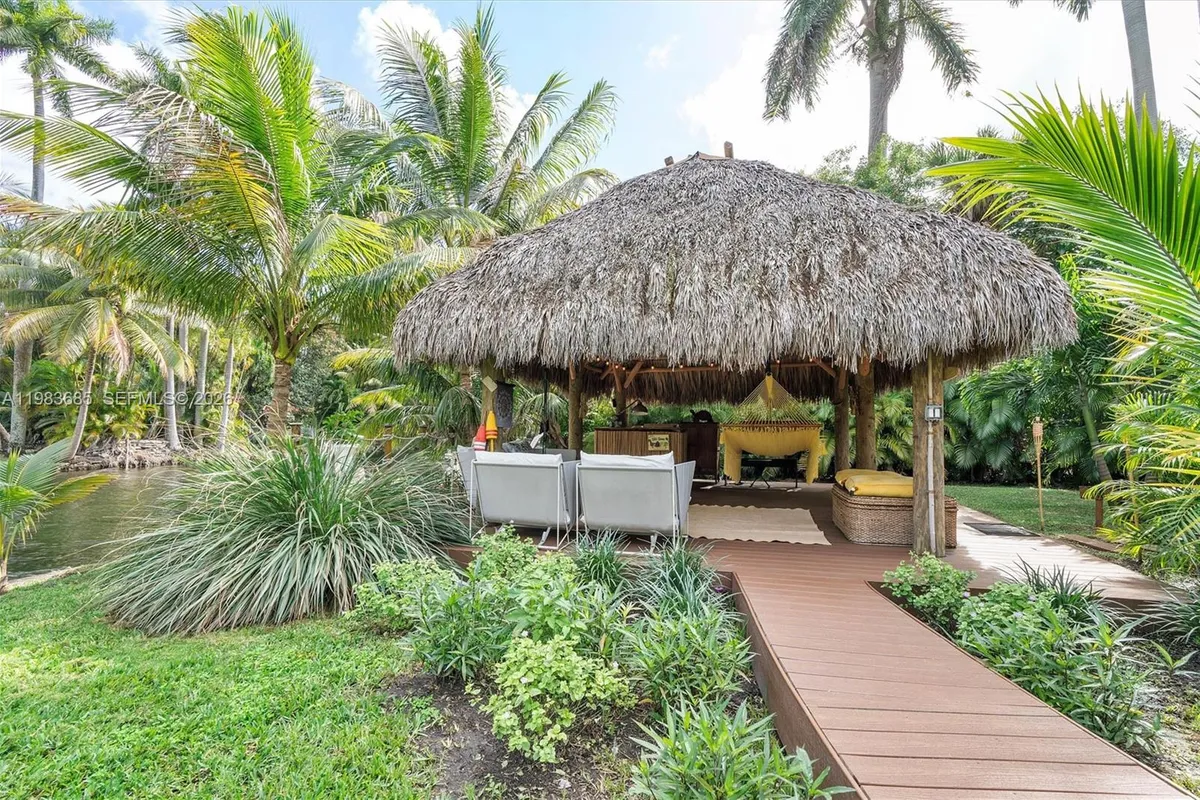 11377 W Biscayne Canal Rd, Miami FL 33161