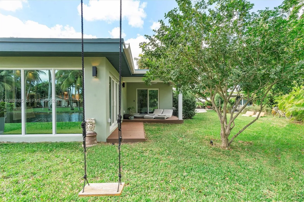 11377 W Biscayne Canal Rd, Miami FL 33161