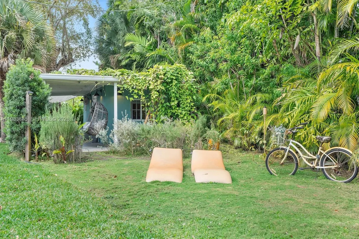 11377 W Biscayne Canal Rd, Miami FL 33161