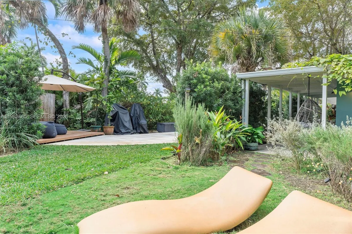 11377 W Biscayne Canal Rd, Miami FL 33161