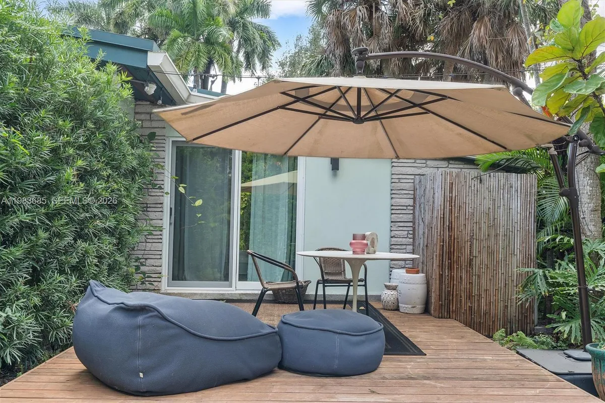 11377 W Biscayne Canal Rd, Miami FL 33161