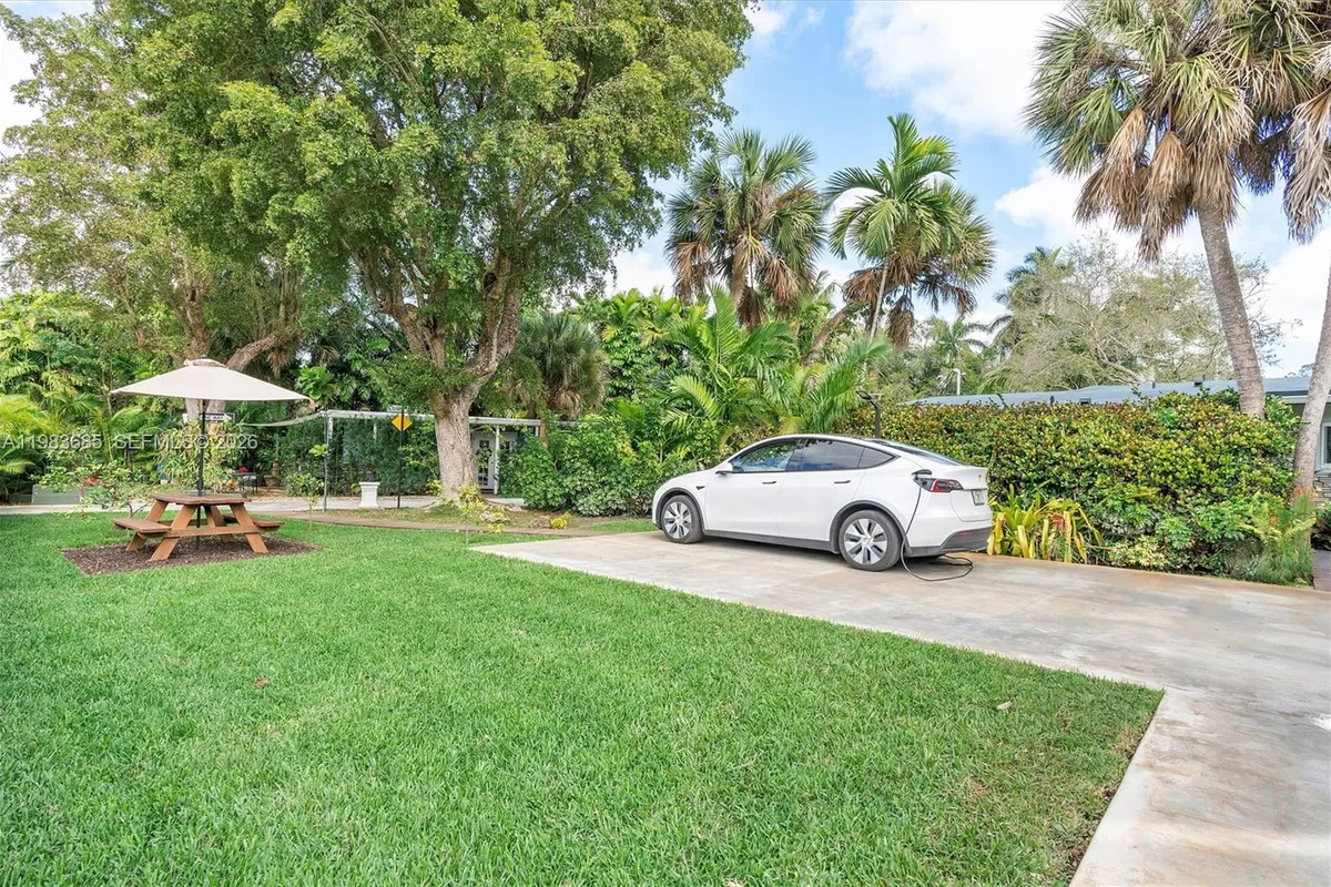 11377 W Biscayne Canal Rd, Miami FL 33161