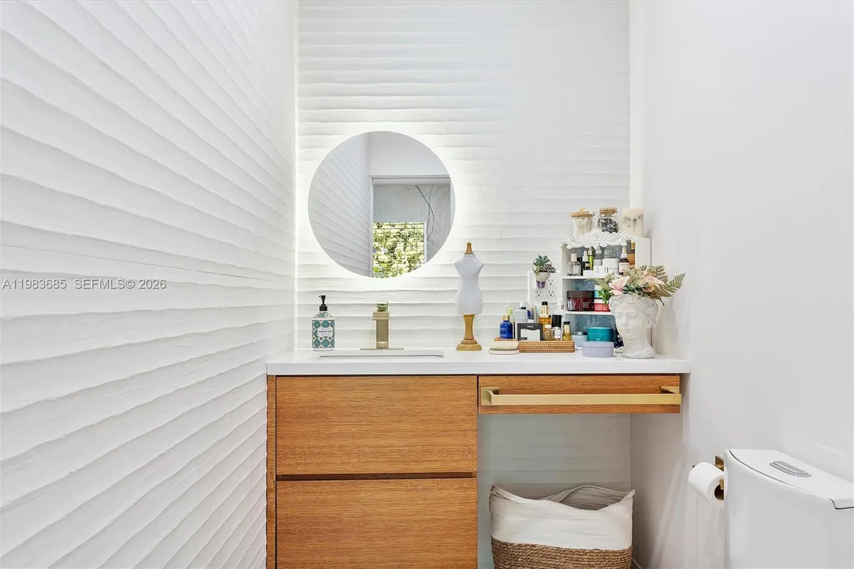 11377 W Biscayne Canal Rd, Miami FL 33161