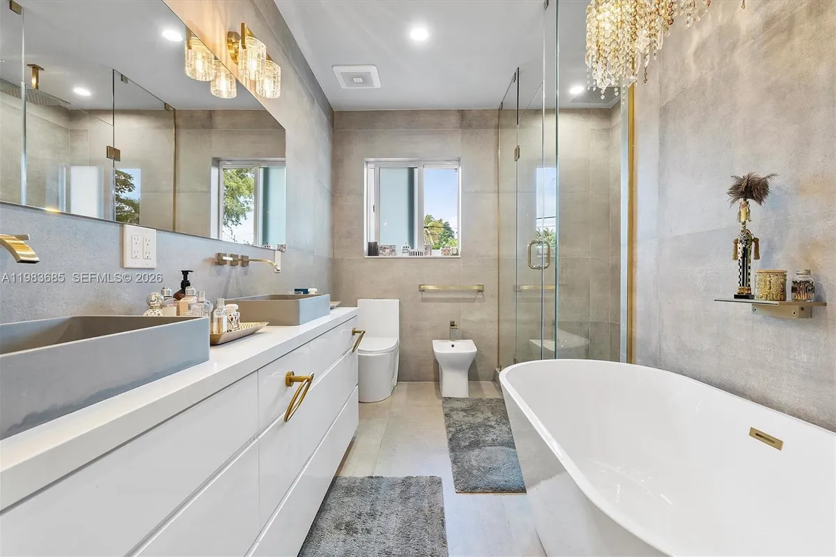 11377 W Biscayne Canal Rd, Miami FL 33161