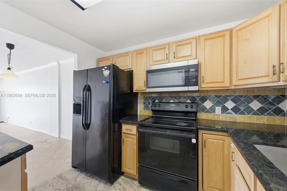 4320 Washington St # 410, Hollywood FL 33021