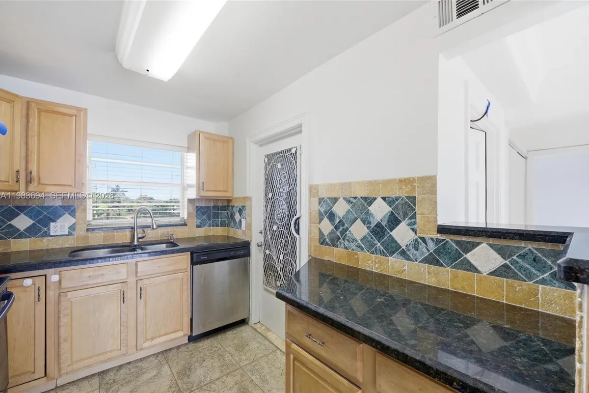 4320 Washington St # 410, Hollywood FL 33021