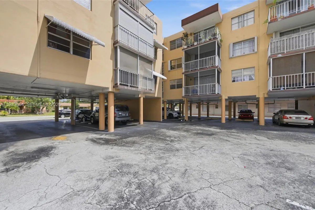 4320 Washington St # 410, Hollywood FL 33021