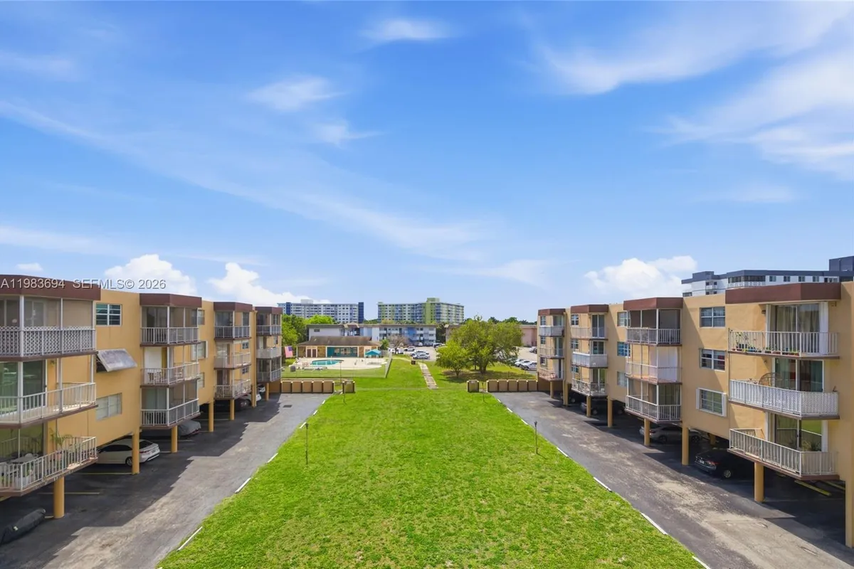 4320 Washington St # 410, Hollywood FL 33021