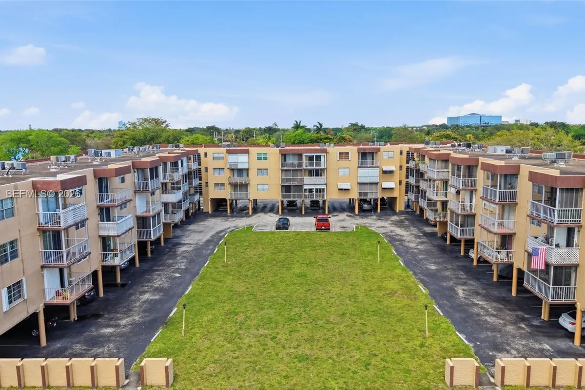 4320 Washington St # 410, Hollywood FL 33021