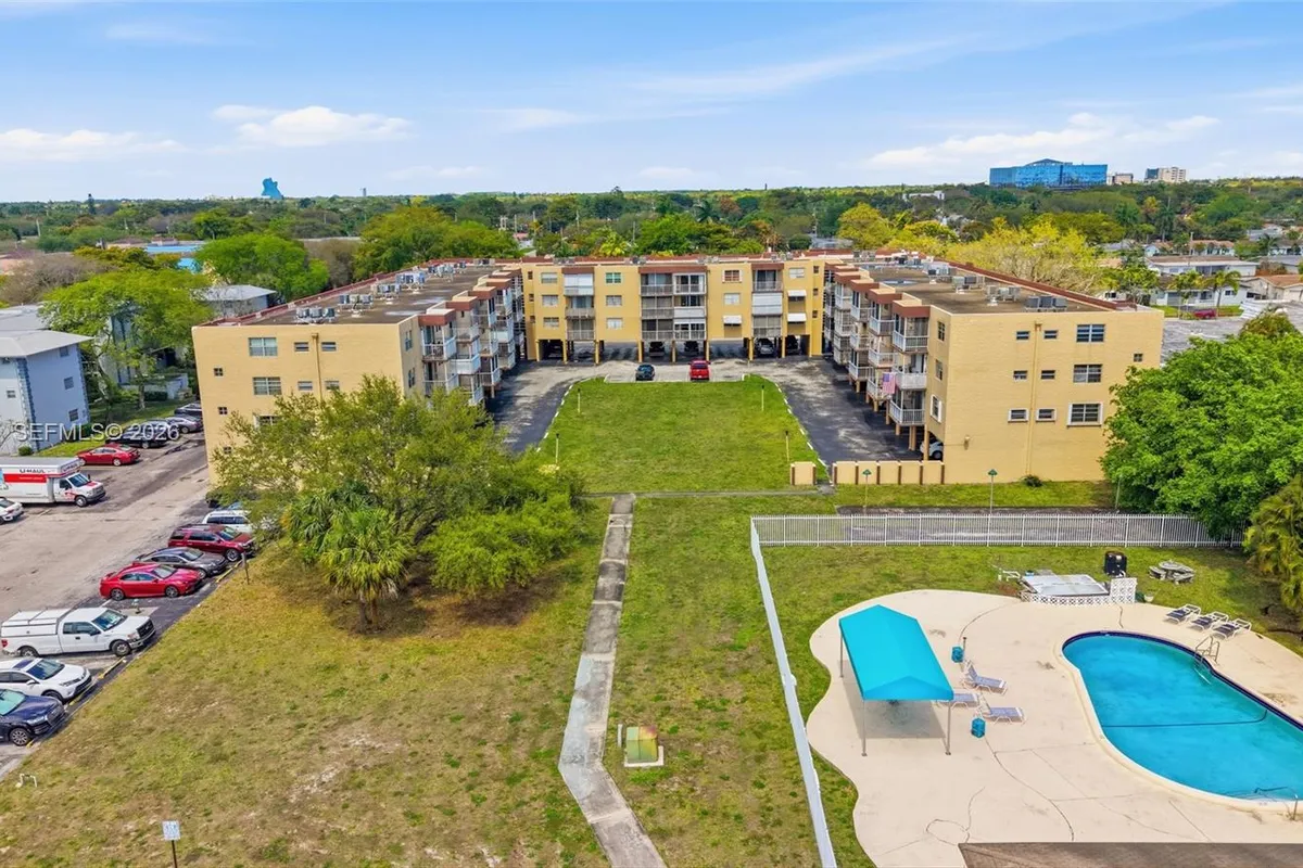 4320 Washington St # 410, Hollywood FL 33021