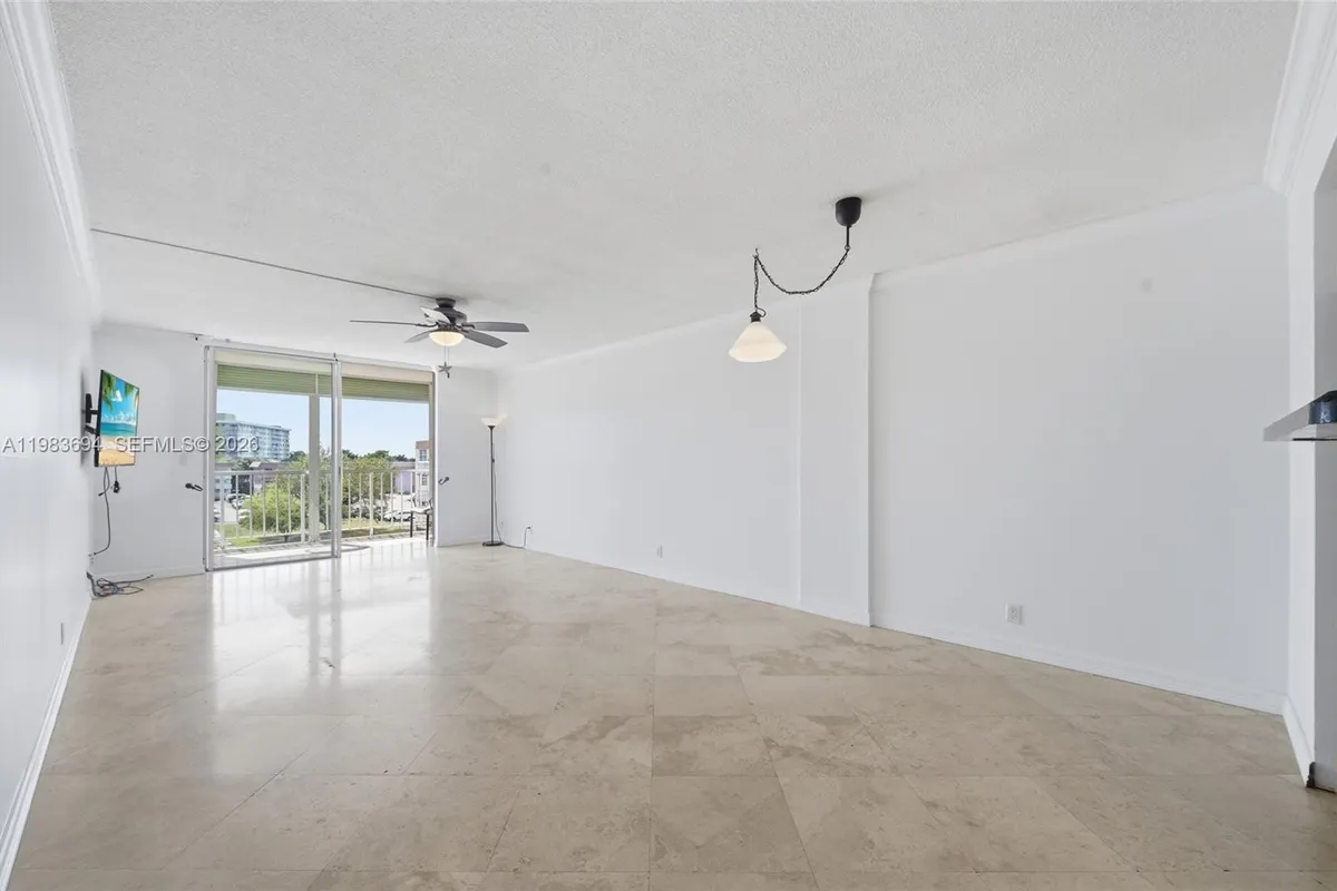 4320 Washington St # 410, Hollywood FL 33021