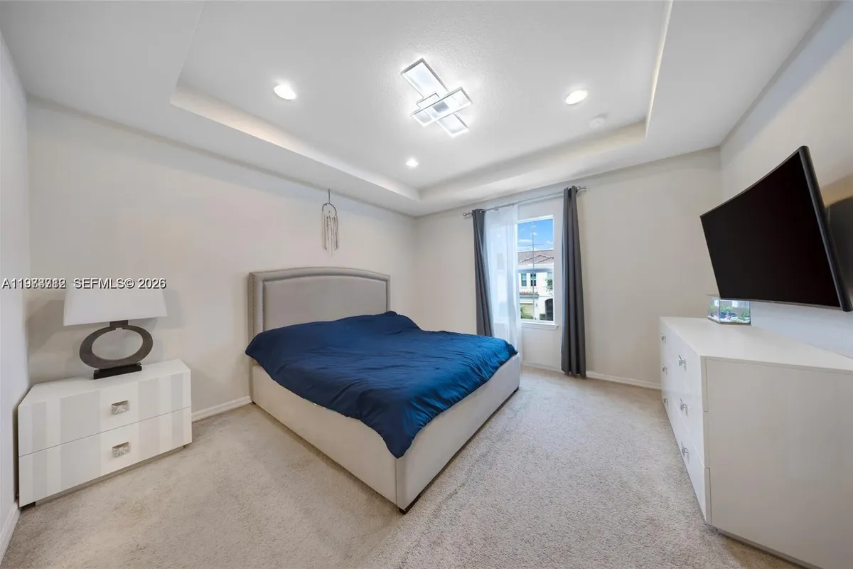 932 Banyan Dr, Hollywood FL 33021