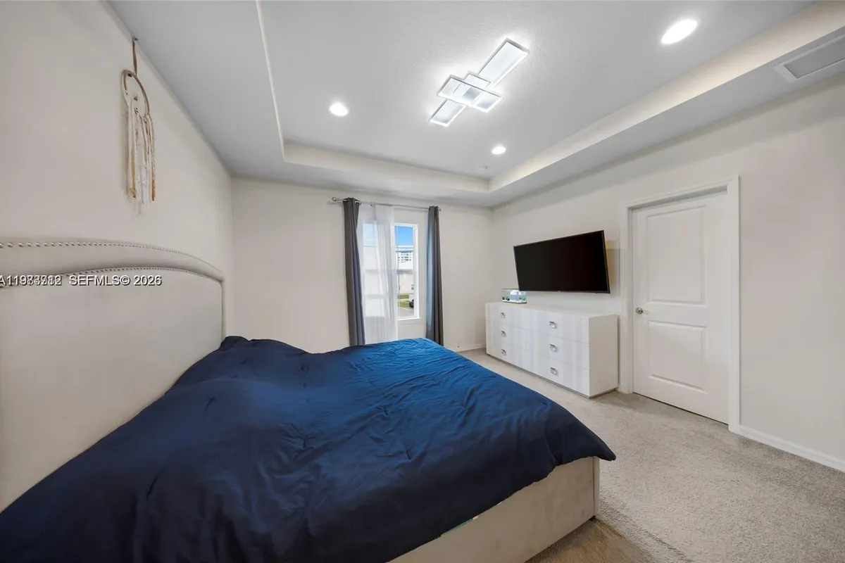 932 Banyan Dr, Hollywood FL 33021