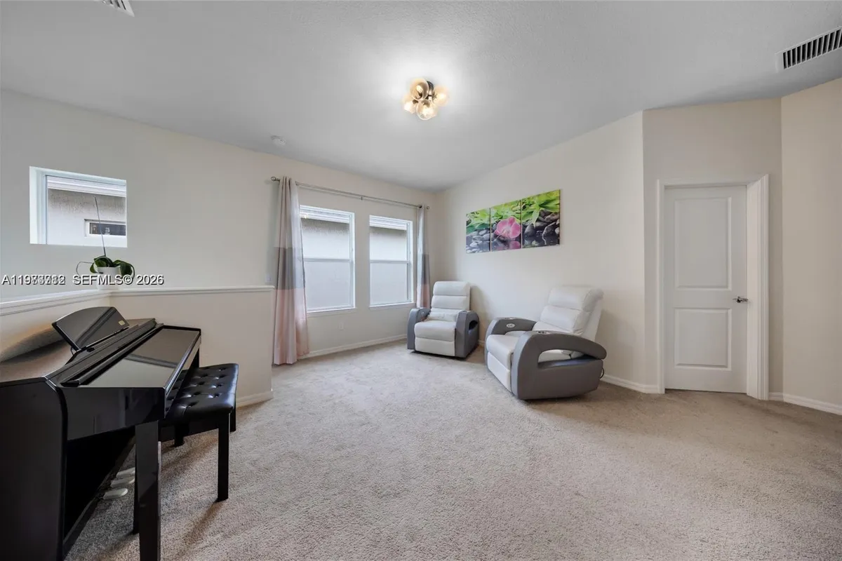 932 Banyan Dr, Hollywood FL 33021