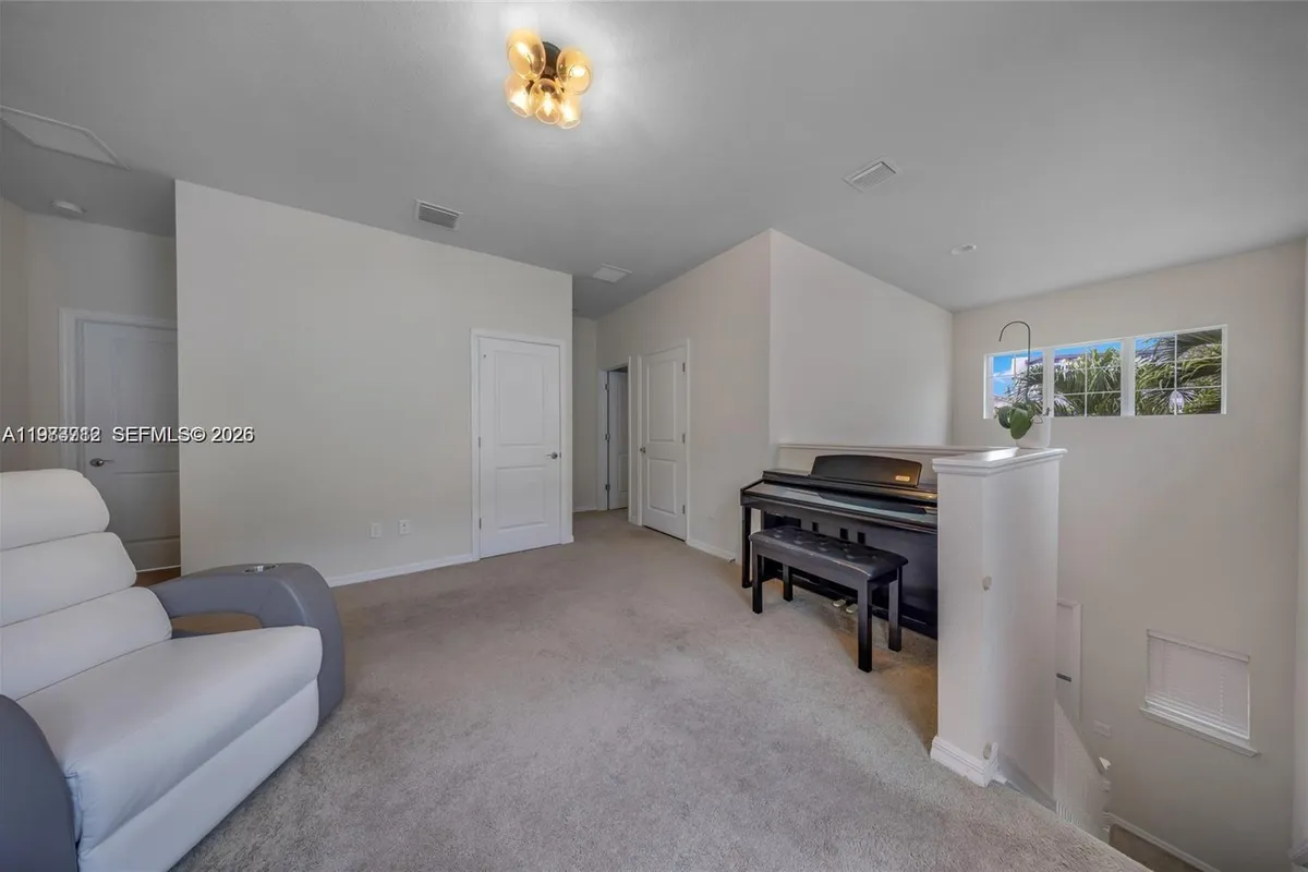 932 Banyan Dr, Hollywood FL 33021