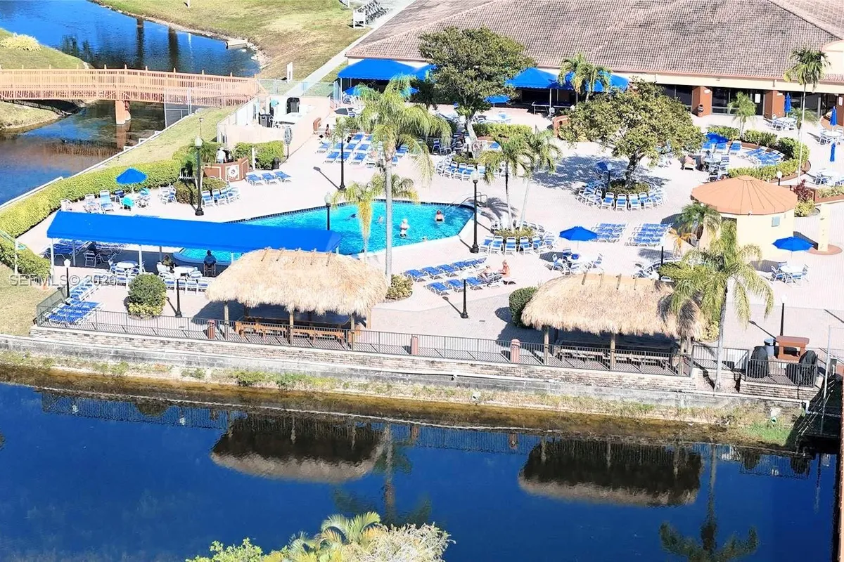 9900 Sunrise Lakes Blvd # 102, Sunrise FL 33322