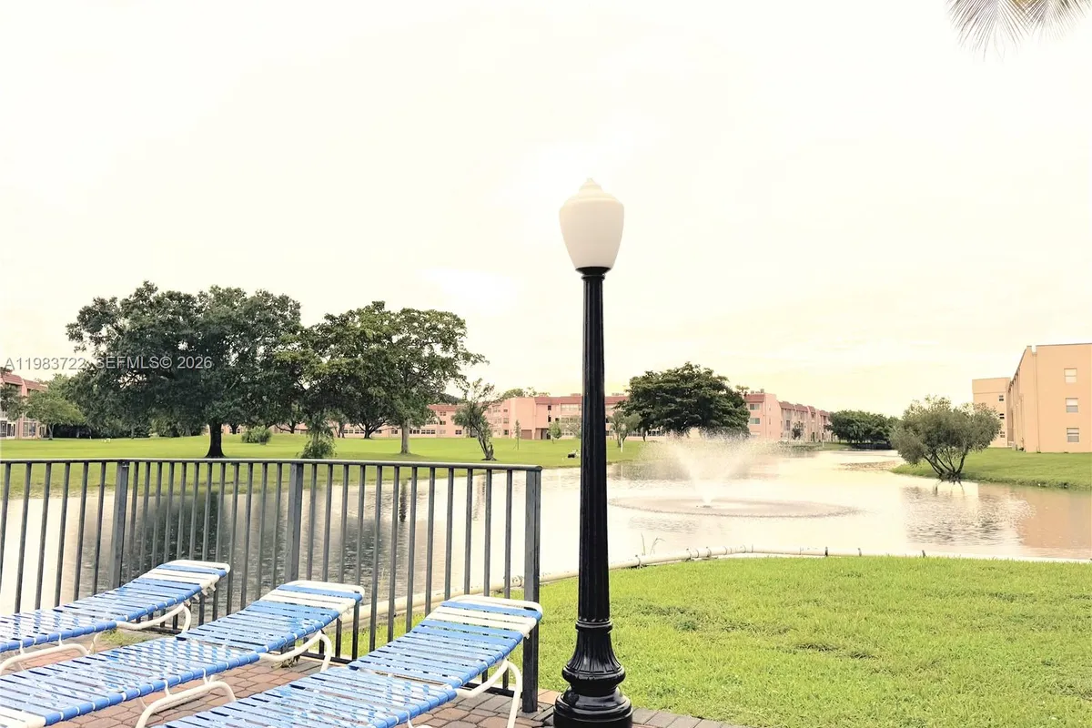 9900 Sunrise Lakes Blvd # 102, Sunrise FL 33322