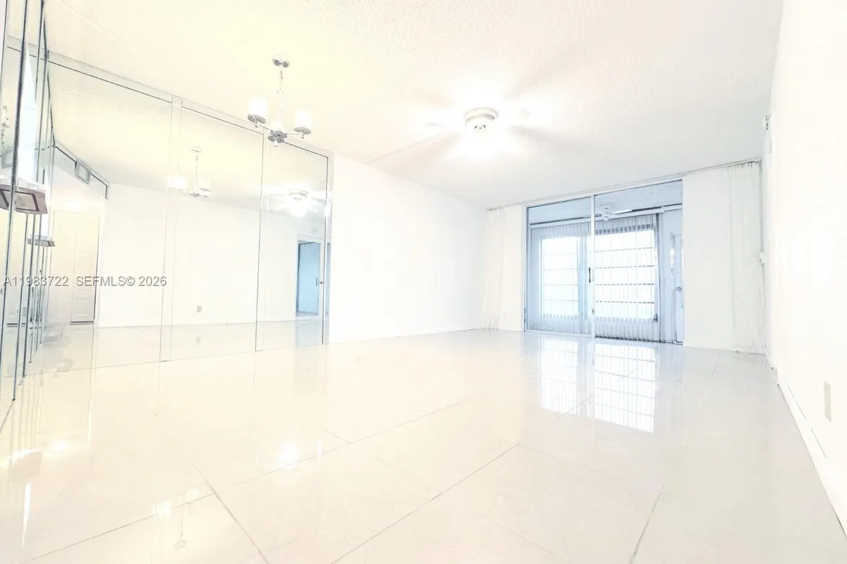 9900 Sunrise Lakes Blvd # 102, Sunrise FL 33322