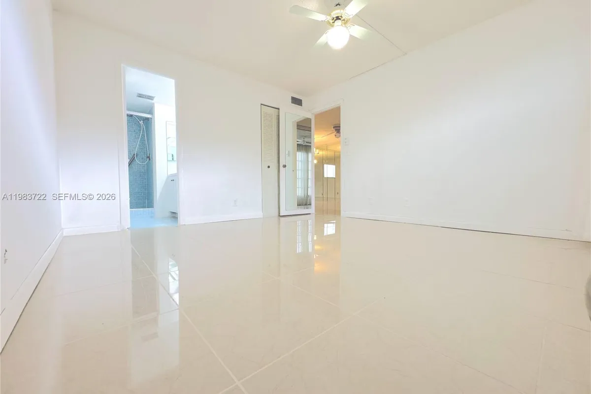 9900 Sunrise Lakes Blvd # 102, Sunrise FL 33322