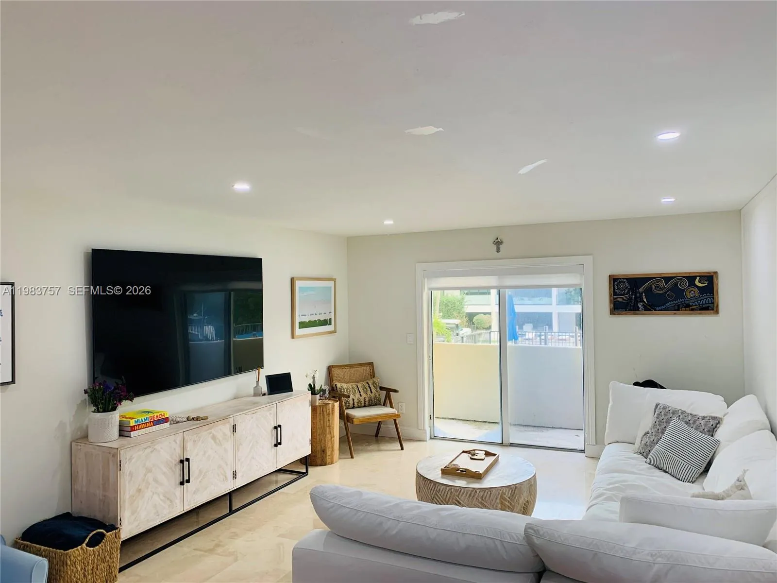 6815 Edgewater Dr # 105, Coral Gables FL 33133