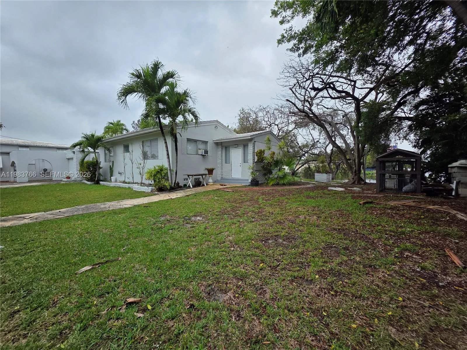 1 Esplanade Dr # 1, Miami Springs FL 33166