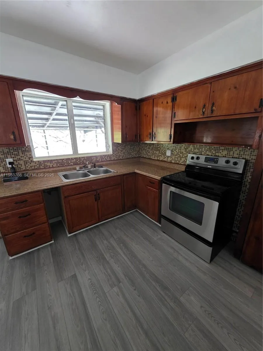 1 Esplanade Dr # 1, Miami Springs FL 33166