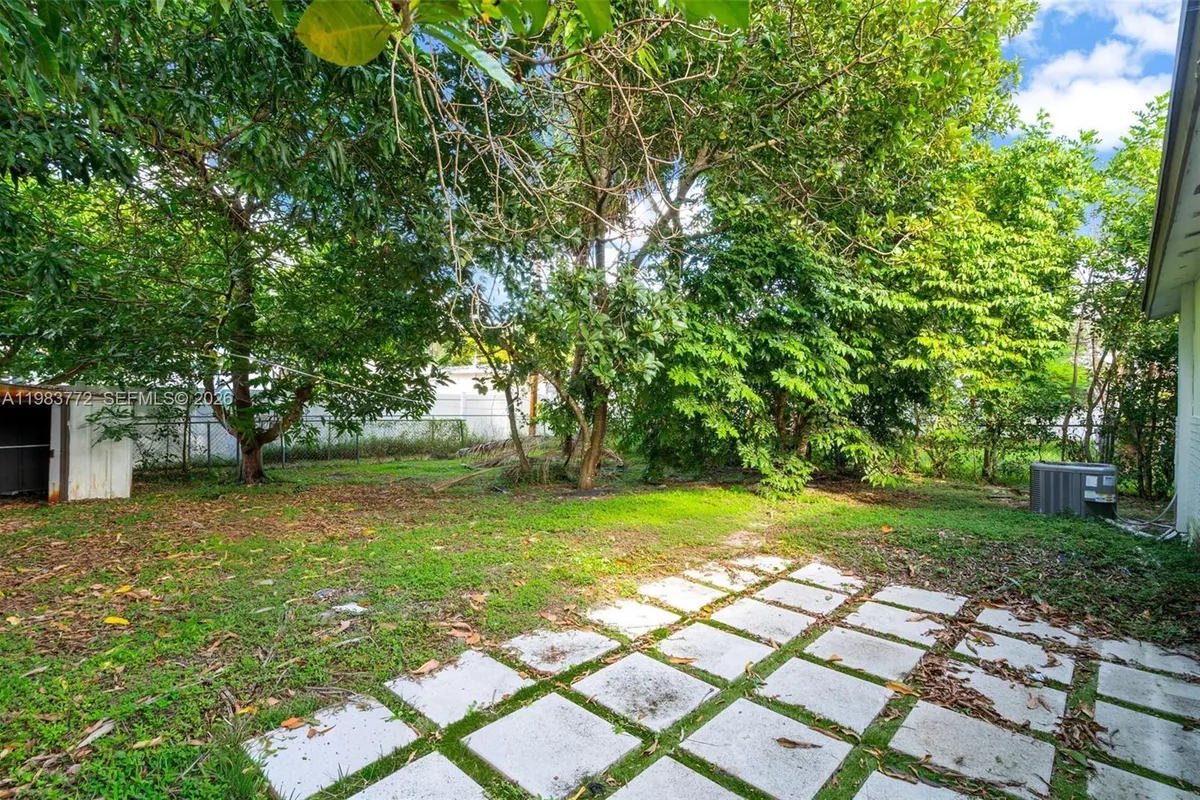 6831 Greene St, Hollywood FL 33024