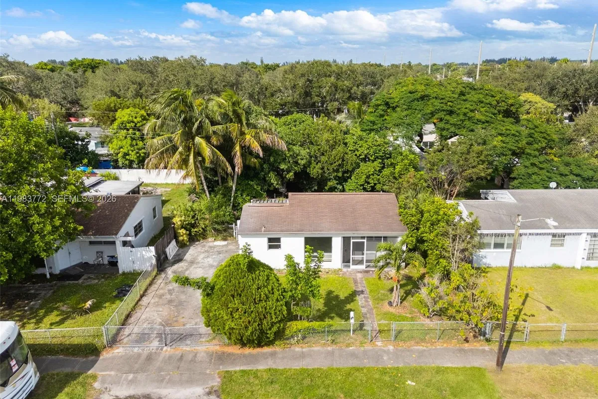 6831 Greene St, Hollywood FL 33024