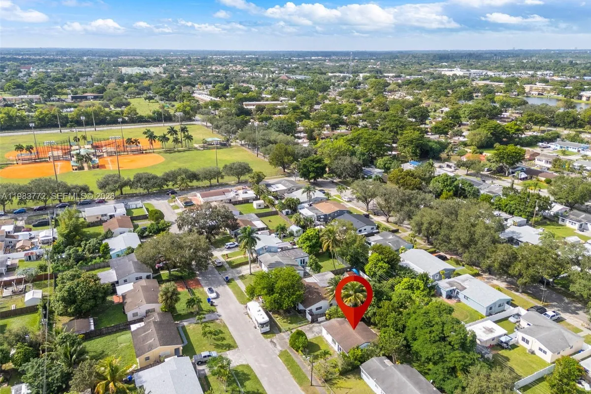 6831 Greene St, Hollywood FL 33024