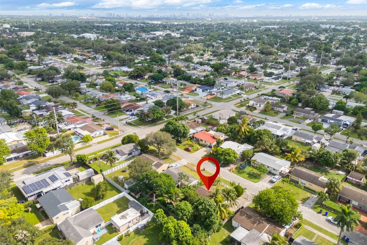 6831 Greene St, Hollywood FL 33024