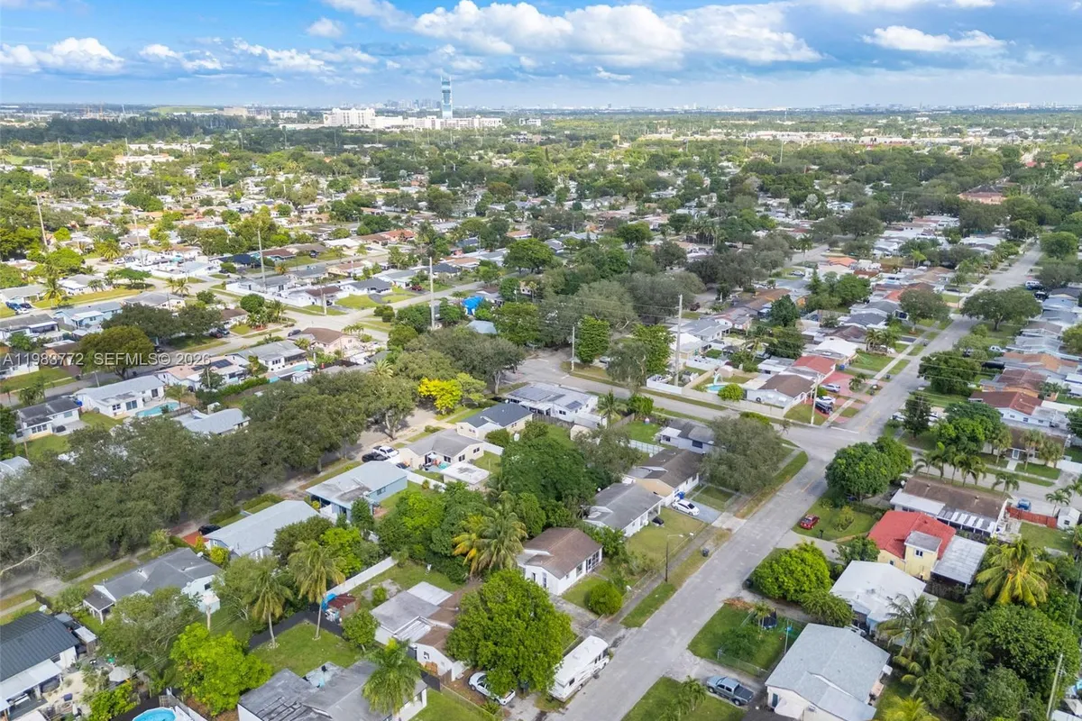 6831 Greene St, Hollywood FL 33024