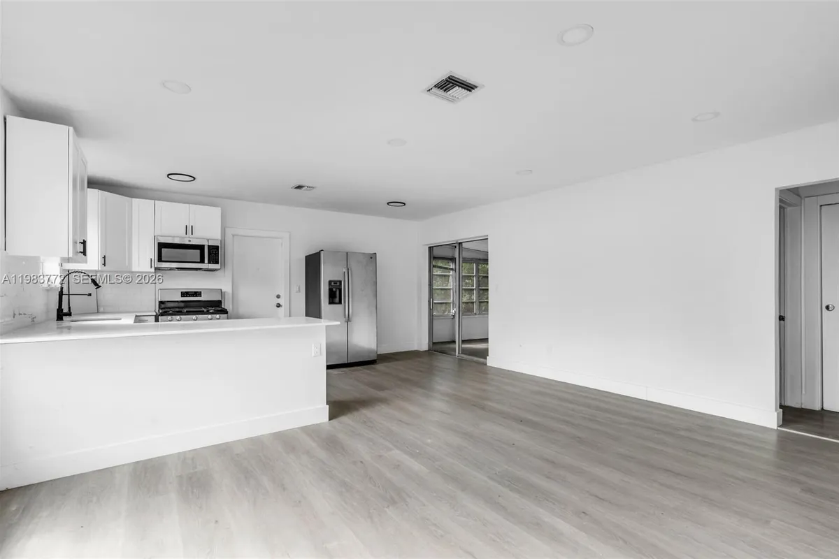 6831 Greene St, Hollywood FL 33024