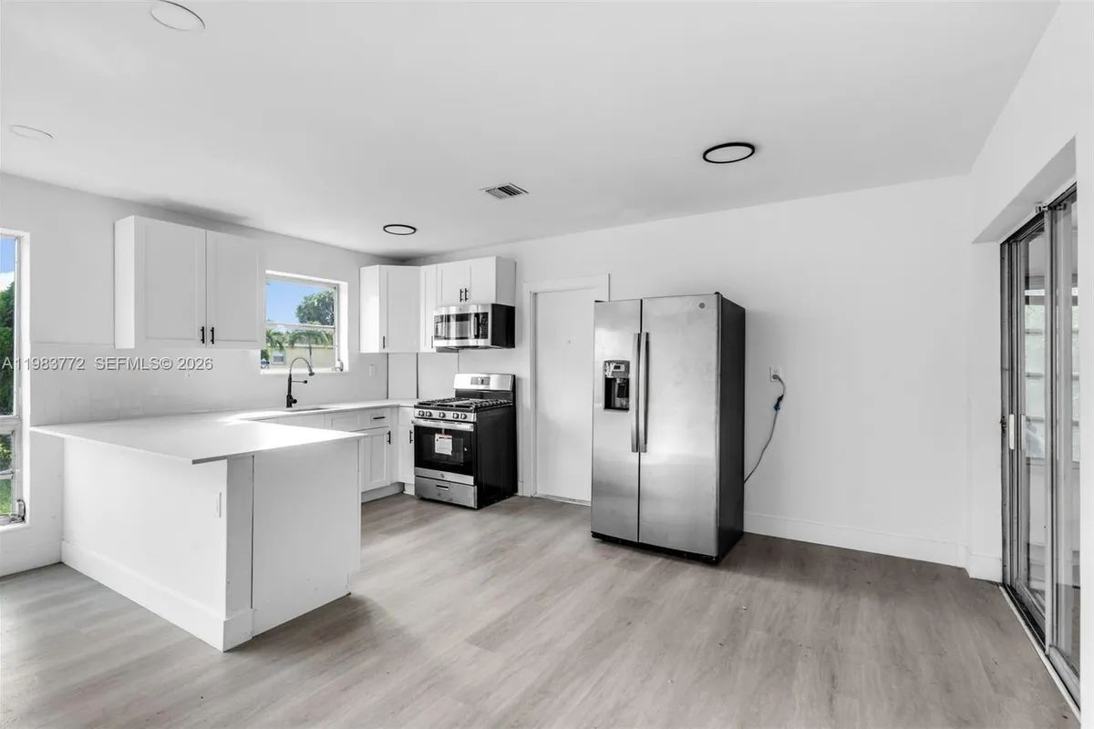 6831 Greene St, Hollywood FL 33024