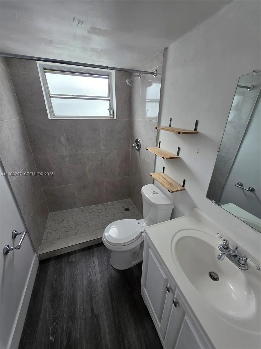 53 Esplanade Dr # B, Miami Springs FL 33166