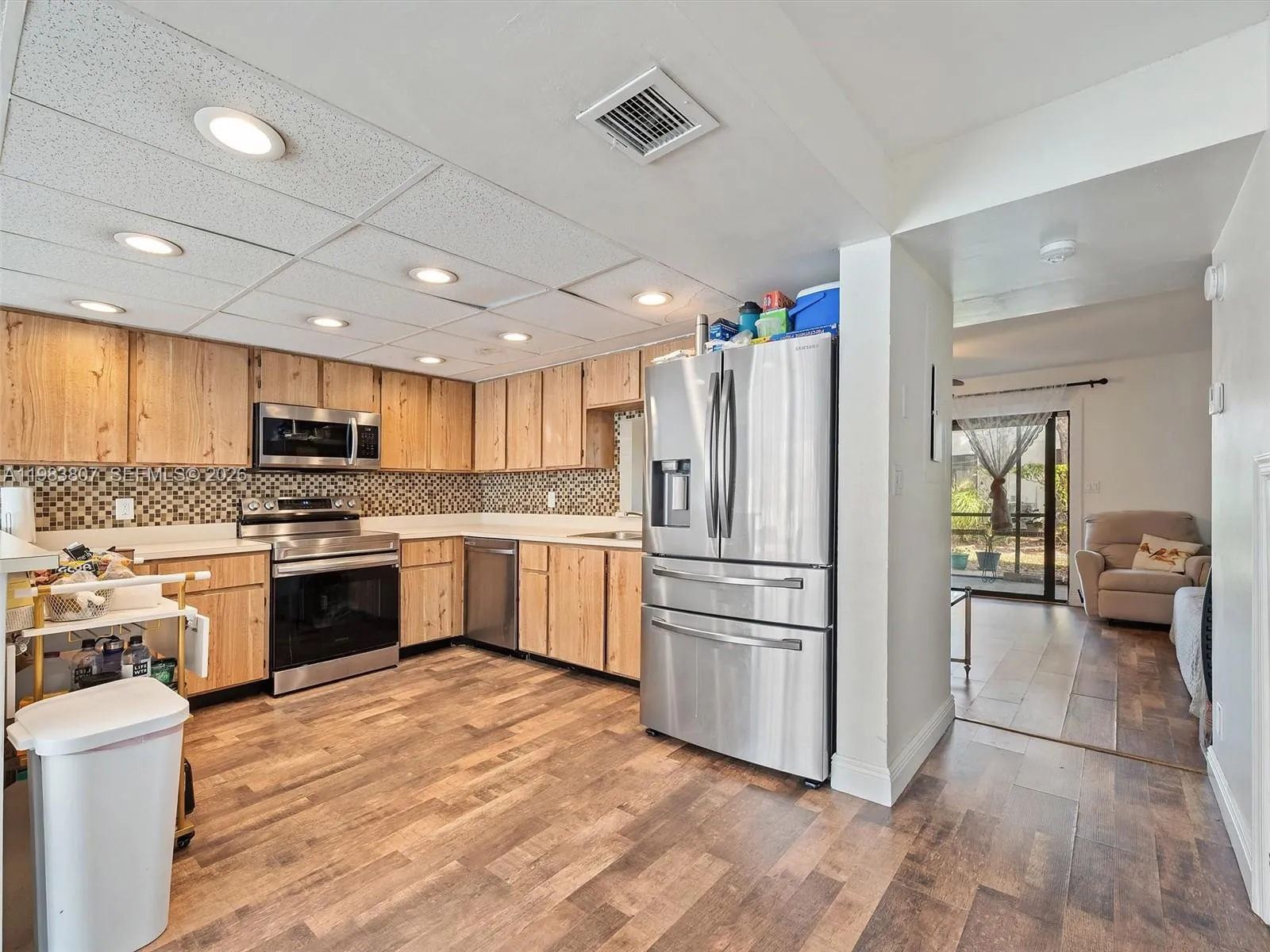 9445 NW 42nd St, Sunrise FL 33351