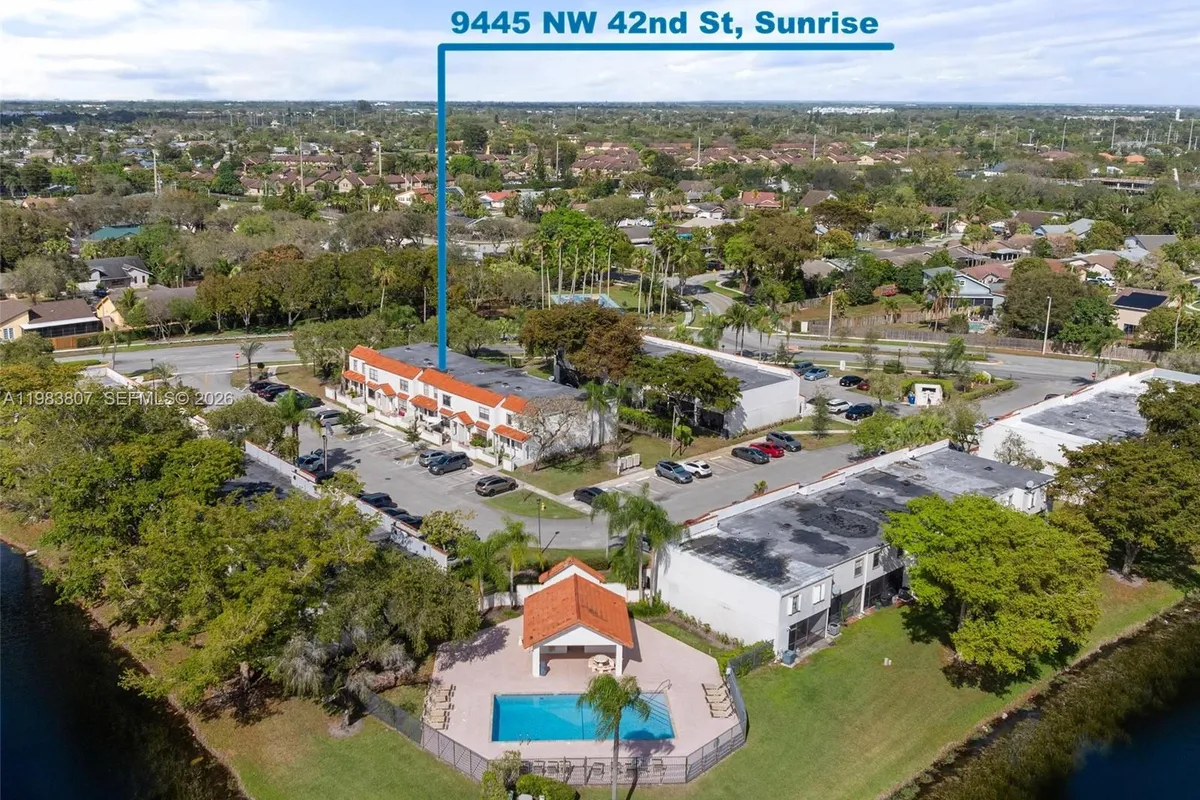 9445 NW 42nd St, Sunrise FL 33351