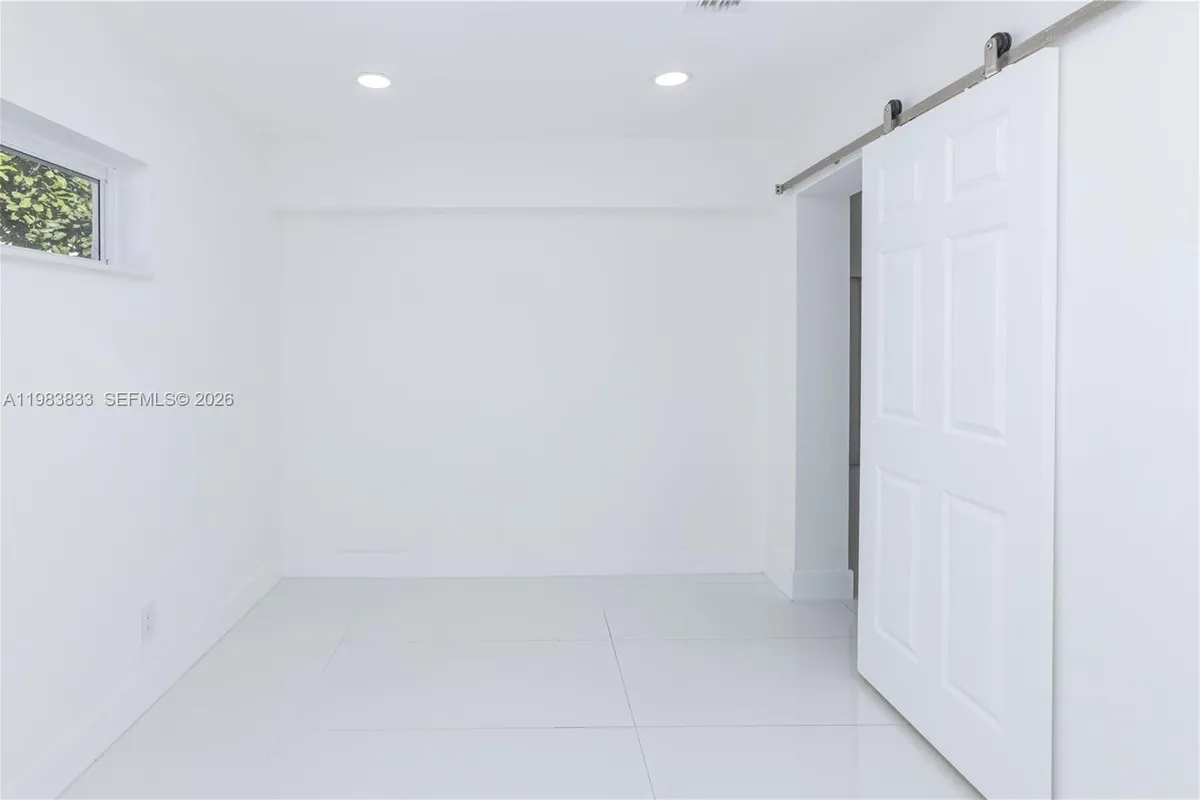 6610 Cody St, Hollywood FL 33024