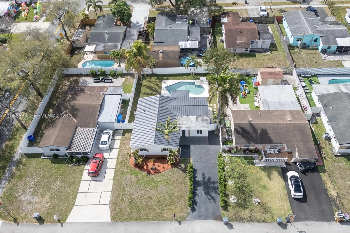 6610 Cody St, Hollywood FL 33024