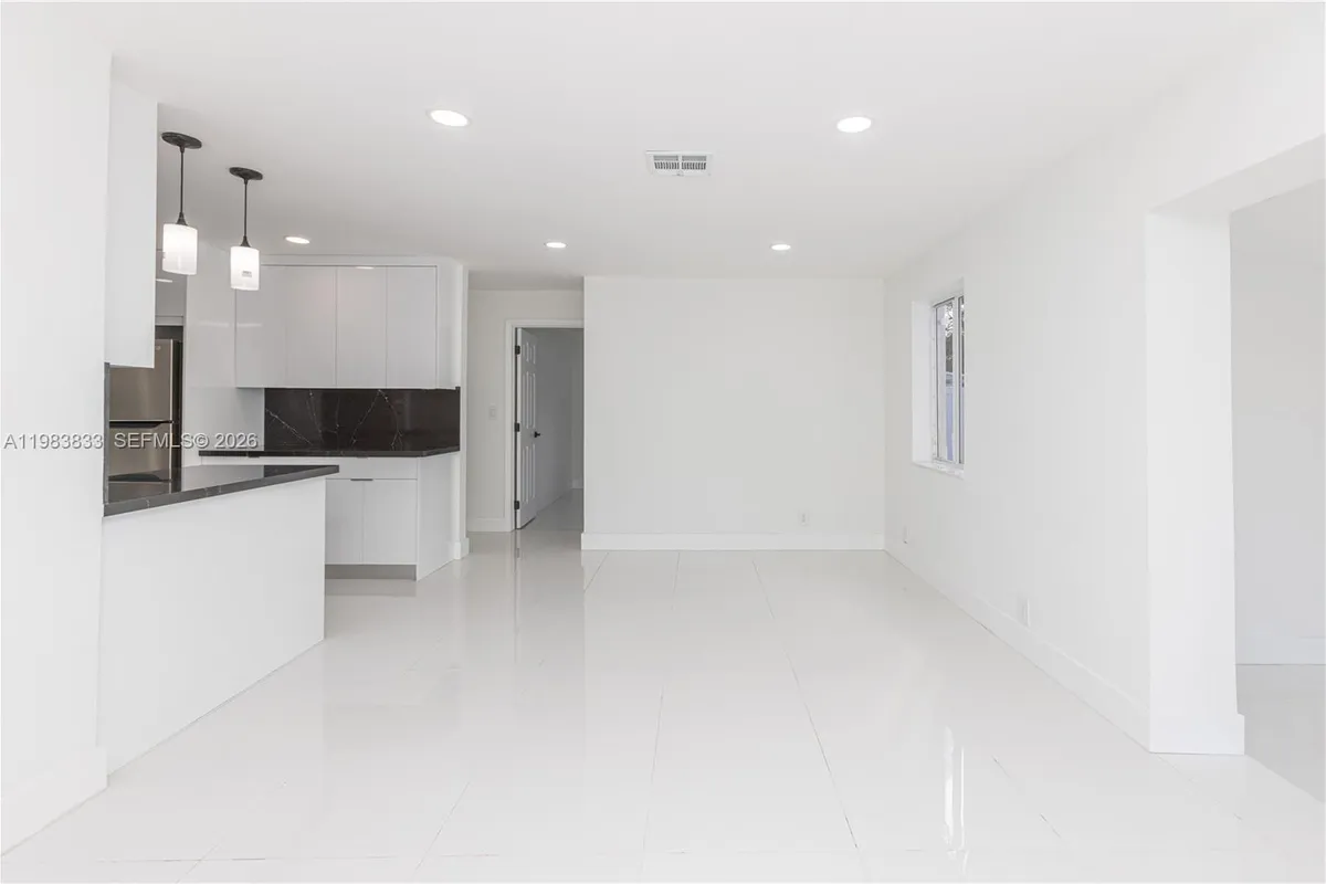 6610 Cody St, Hollywood FL 33024