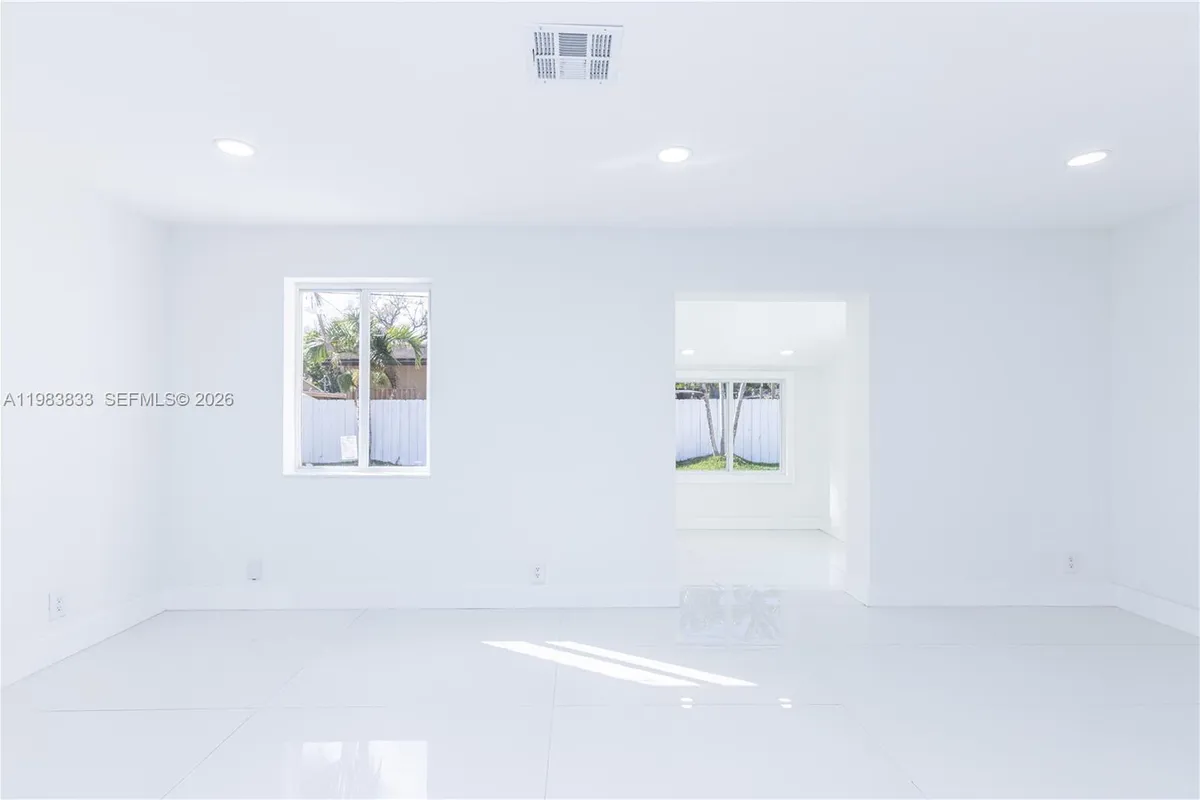 6610 Cody St, Hollywood FL 33024