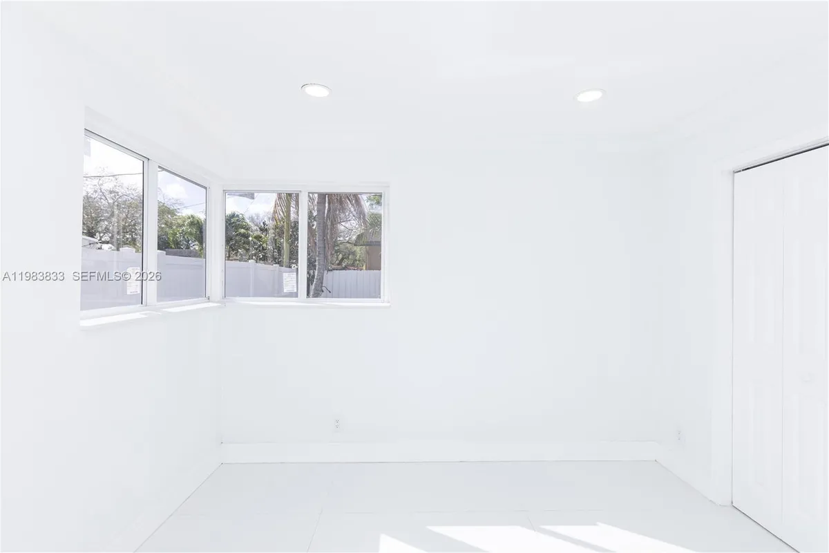 6610 Cody St, Hollywood FL 33024