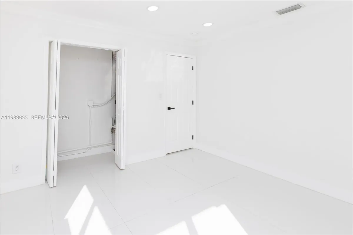 6610 Cody St, Hollywood FL 33024