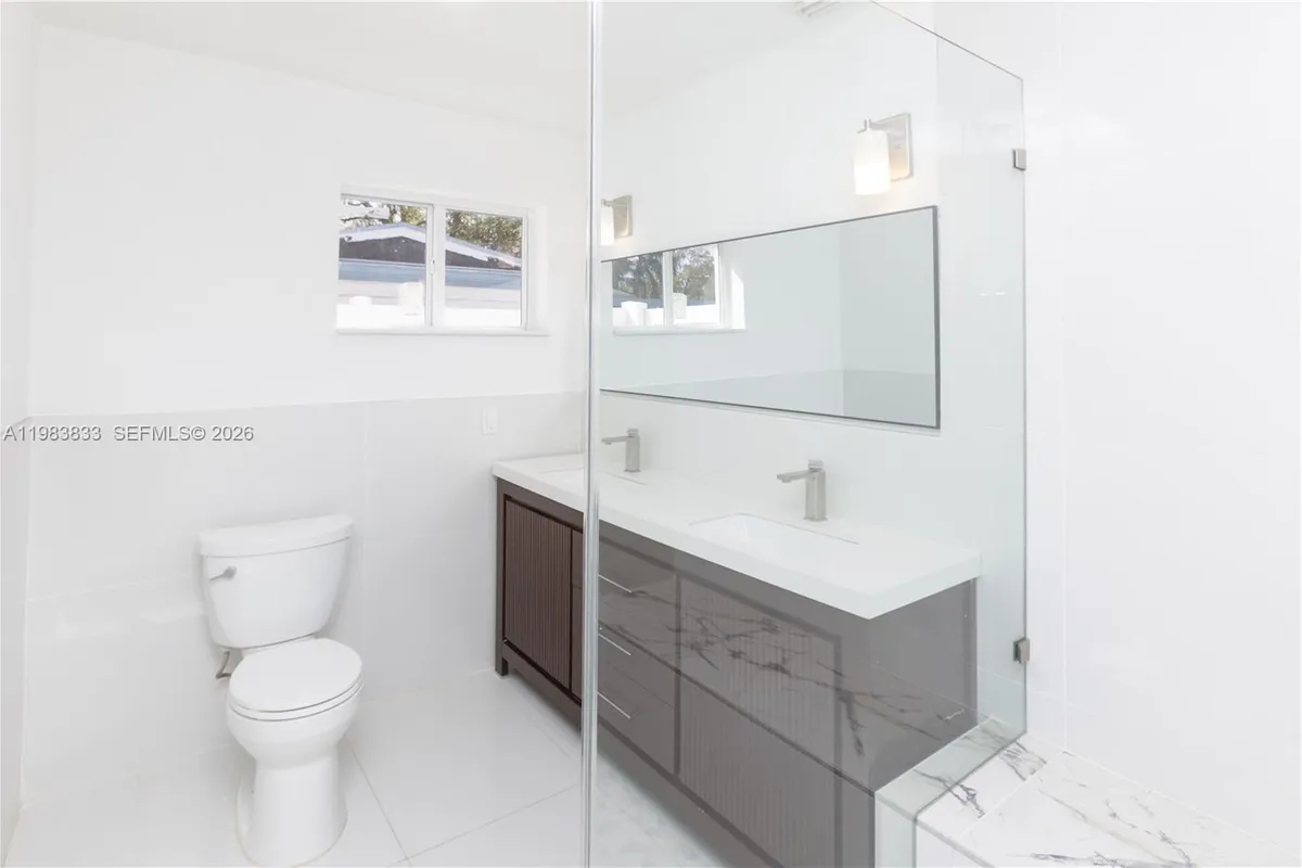 6610 Cody St, Hollywood FL 33024