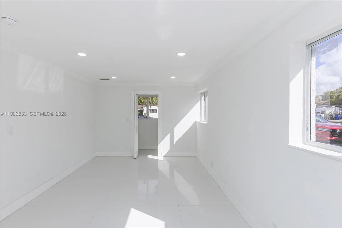 6610 Cody St, Hollywood FL 33024