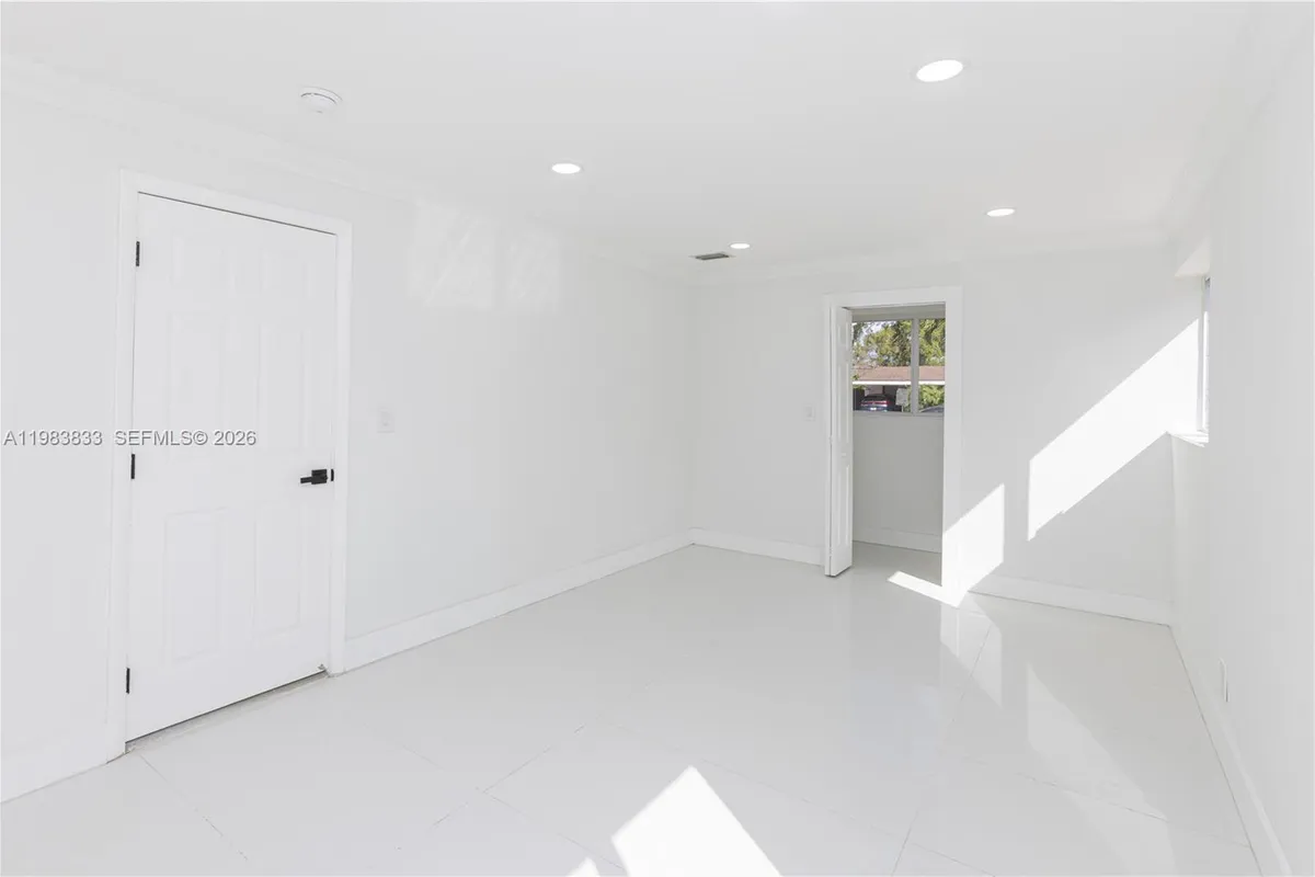 6610 Cody St, Hollywood FL 33024