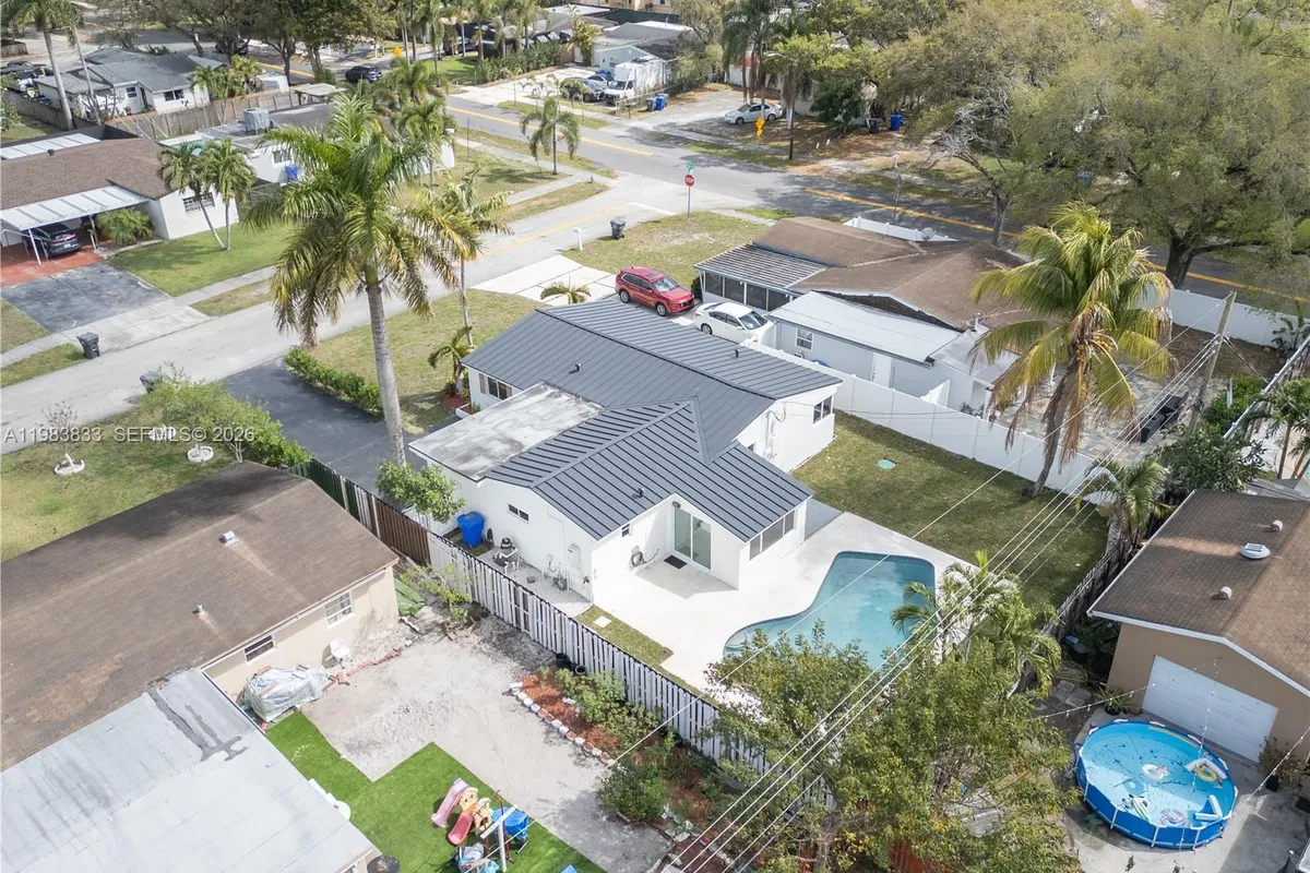 6610 Cody St, Hollywood FL 33024